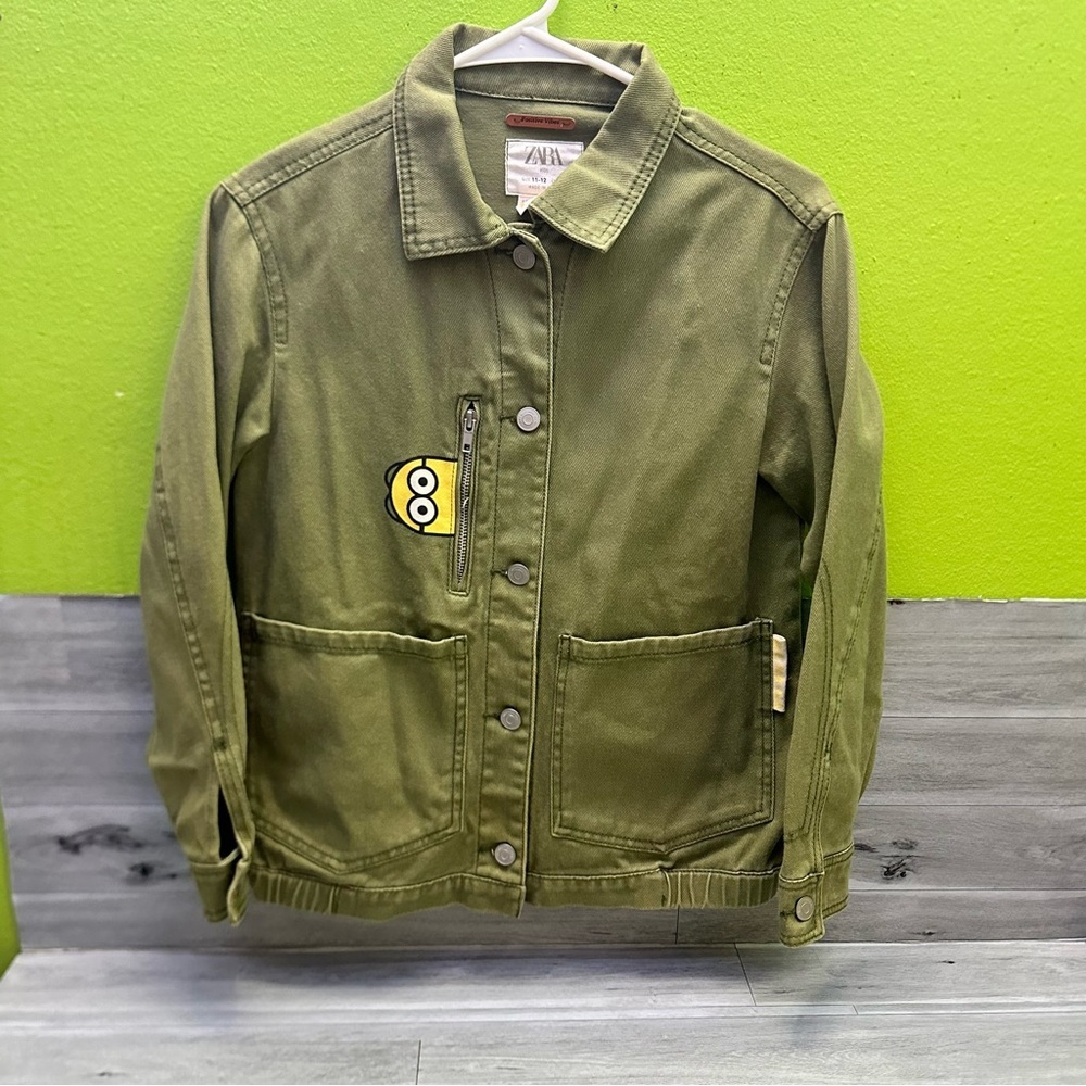 Zara Kids Olive Jacket Minions with Fun Cartoon Design size 11-12 Unisex - Picture 6 of 12